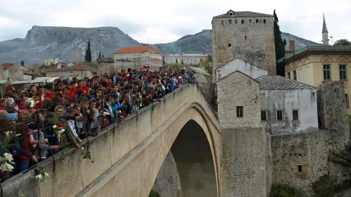 Волна атак ударяет город Мостар | Ours Abroad News