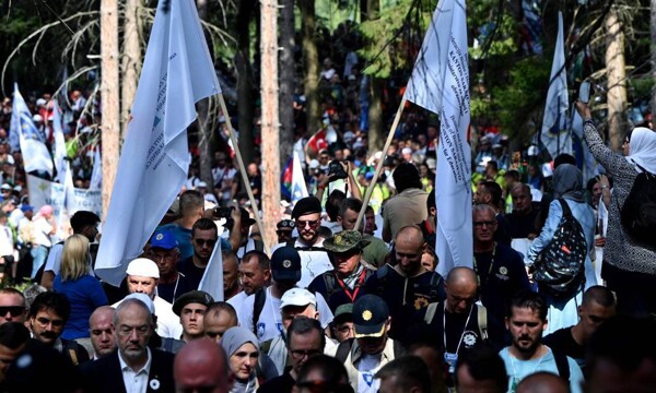 Тысячи участвуют в Памятном Марше в память жертв геноцида в Сребренице